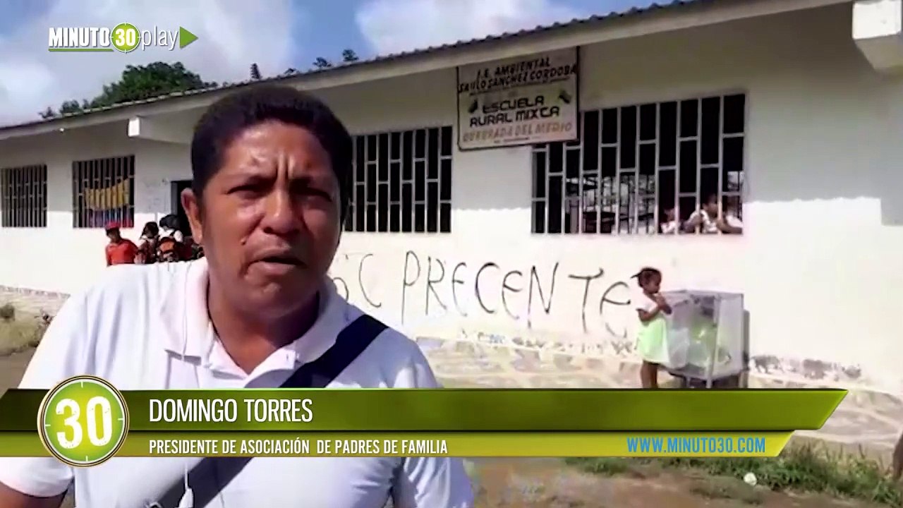 Como Pollos Literal Así Tienen Que Recibir Sus Clases Un Grupo De Niños En El Chocó Vídeo 4800