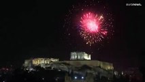 #OMG: ¡Feliz Año Nuevo Grecia! La Acrópolis de Atenas es el telón de fondo de los fuegos artificiales en la capital griega
