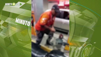 Le sacaron la gasolina en una bomba de Medellín porque pagó con monedas de 50