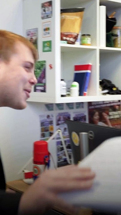 Des députés testent un simulateur de règles douloureuses