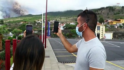 Скачать видео: Las imágenes de la erupción del volcán Cumbre Vieja en Canarias, España