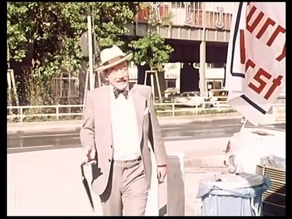 Drei Damen vom Grill - Ganze Serie - Staffel 1/Folge 6 'Großreinemachen' . 1979