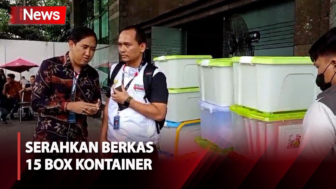 Tim Hukum Ganjar-Mahfud Tambah Berkas Bukti, Serahkan 15 Box Kontainer ke MK