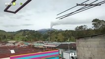 Fumarola del volcán Nevado del Ruiz muestra un claro rostro