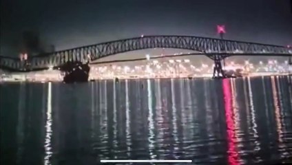 Este fue el momento en el que puente de Baltimore se desplomó por choque de un barco