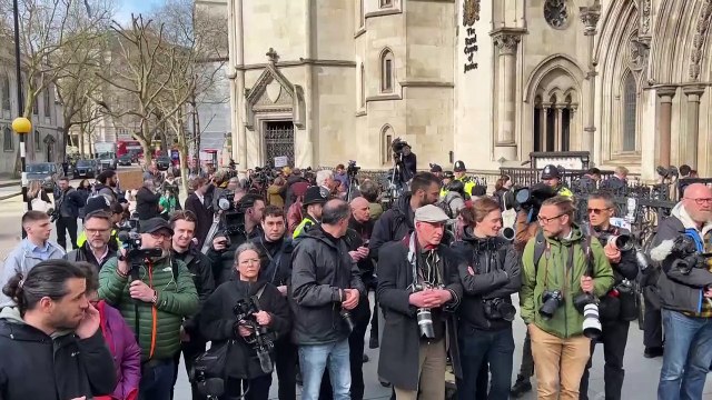 Justiça britânica adia decisão sobre extradição de Assange e pede novas garantias