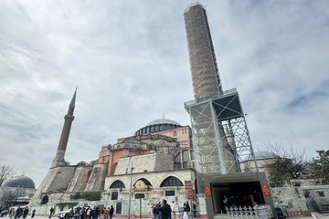 Ayasofya'nın II. Beyazıt minaresi söküldü