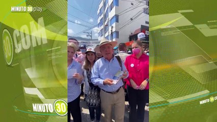 Recíbame en su grupo político, a ver si no me vuelven a decir paraco, Uribe a Petro