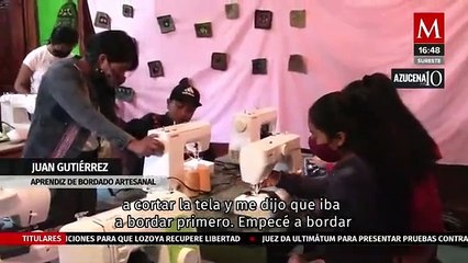 Niño de Oaxaca asiste a clases de confección en su comunidad