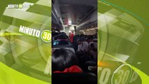Fue la sensación Rodolfo Hernández recibió multitudinario apoyo a bordo de un avión