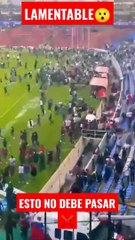 Descargar video: AFICIONADOS de ATLAS y QUERÉTARO INVADEN y se PELEAN en ESTADIO CORREGIDORA - ¡LAMENTABLE!