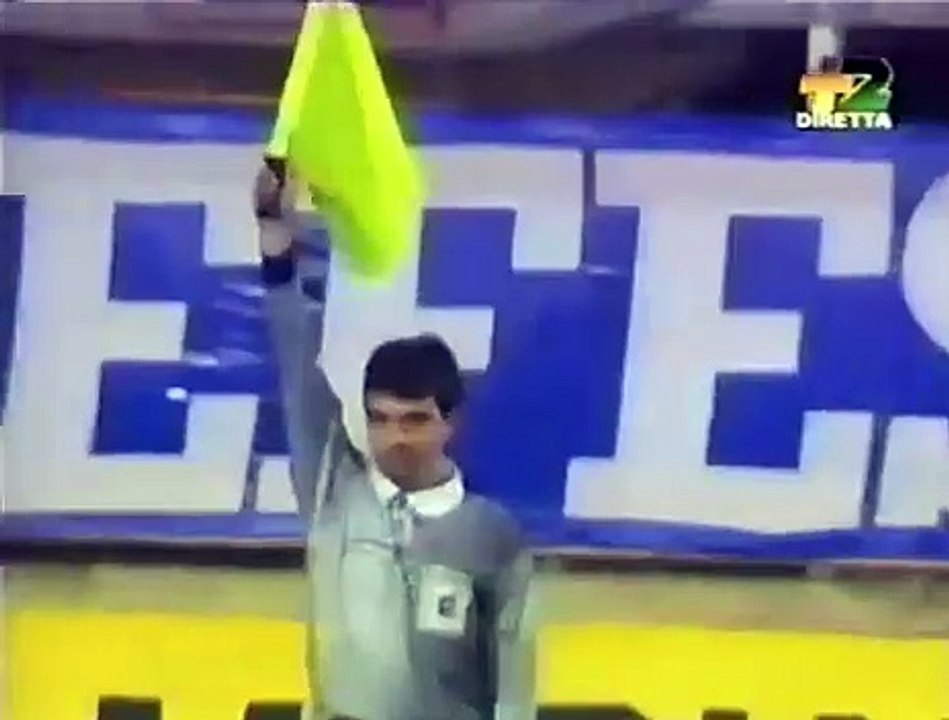 Trabzonspor vs. SS Lazio Maçın tamamı  UEFA Kupası 1994-1995  Son 16 turu  1. maç  Hüseyin Avni Aker (Trabzon)  22 Kasım 1994