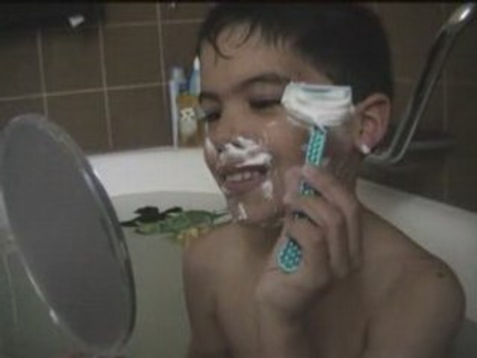Alan se rasura