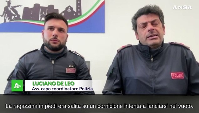 Poliziotti salvano 14enne che si voleva lanciare nel vuoto a scuola Ho pensato alle mie figlie