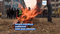 Gli agricoltori tornano a protestare a Bruxelles: insufficienti le concessioni della Commissione