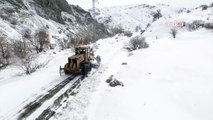 Erzurum'da 196 yerleşim alanının yolu kapandı