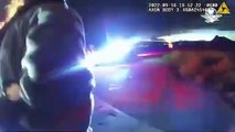 “¡Dios mío!” Mujer detenida dentro de una patrulla es arrollada por un tren en Colorado