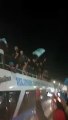 Vídeo: Los jugadores de Belgrano casi se decapitan en la celebración del autobús del equipo