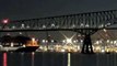 TRAGEDIA EN EE.UU - un Buque carguero derribo un puente