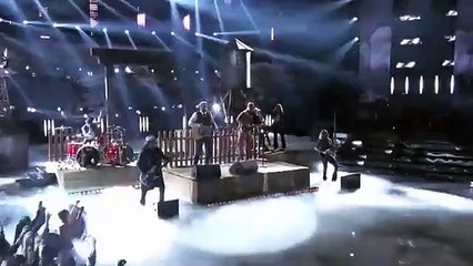 The Voice Live Finale 2022 - Bodie y Blake Shelton interpretan "God's Country" | NBC