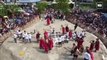 Los devotos asisten a la representación de la crucifixión de Cristo en Pampanga el Viernes Santo
