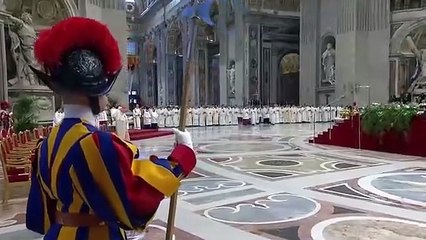 Download Video: El Papa Francisco celebra la Misa Crismal en la Basílica de San Pedro de Roma