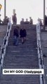 Lady Gaga ensayando el baile para Joker 2 en las escaleras del Bronx