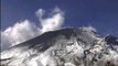 Explosión del #Popocatépetl a las 8:52 h.  Estallido escuchados en localidades cercanas; se observa la onda expansiva sobre las nubes cercanas al cráter.   Ceniza se dispersa hacia Puebla.