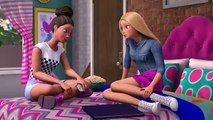 Barbie y Barbie encuentran un estudio de música | Barbie Clips
