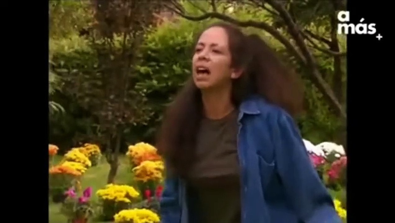 La turca ataca a Ángeles _ La loba