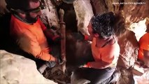 Espadas romanas de 1.900 años halladas en una cueva de Israel