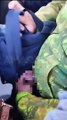 Mujer acosada en el transporte publico enfrenta a su acosador