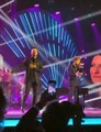 Luis Fonsi y David Bisbal le cantan a la gran Laura Pausini en la celebración de Persona del Año #