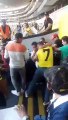 Pelea entre  dos periodistas deportivos previo del partido de fútbol entre Barcelona SC y Liga de Quito