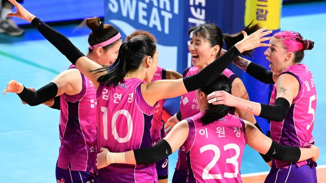 흥국생명, 정관장 꺾고 통산 10번째 챔프전 진출 / YTN