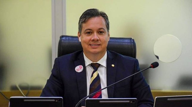 ALPB aprova projeto de Júnior Araújo que prioriza assentos de mulheres desacompanhadas em ônibus