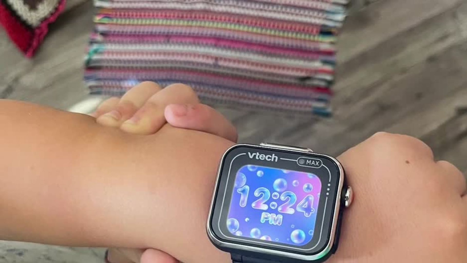 Probamos el nuevo reloj inteligente de VTech que puede ser una buena opci�n como regalo de Navidad.