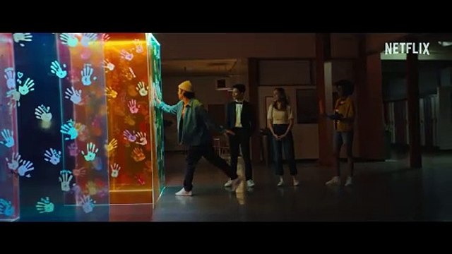 Hello, adieu, et nous au milieu Bande-annonce (DE)