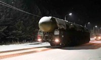 ビデオ：ロシアが大規模演習で弾道ミサイル連隊を動員