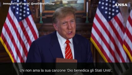Trump vende bibbie: "E' il mio libro preferito"
