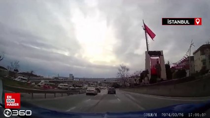 İstanbul'da patenli gençler, araçları geride bıraktı
