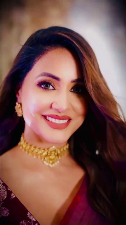 HEENA KHAN'S STYALISH SAREE || FASHION SHOW