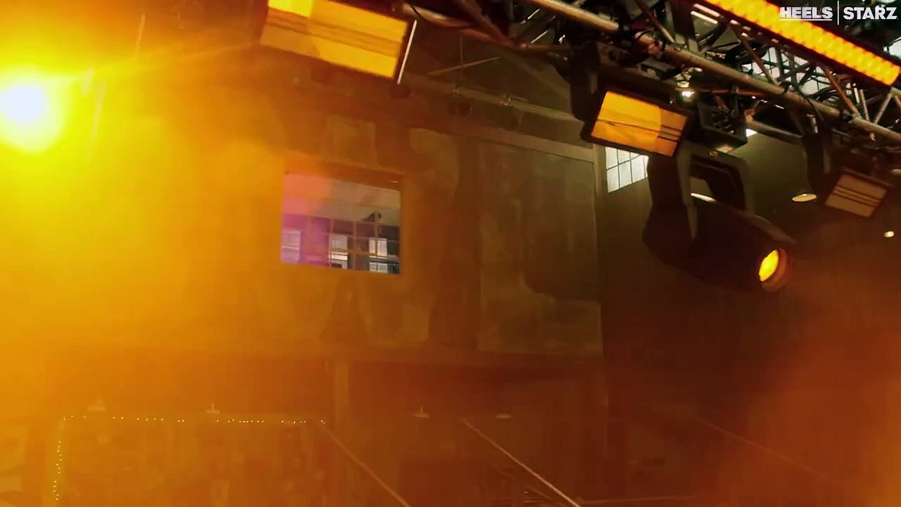 Bande-annonce de la saison 2 de Heels portée par Alexander Ludwig. L'acteur sera le héros de la série de science-fiction Earth Abides