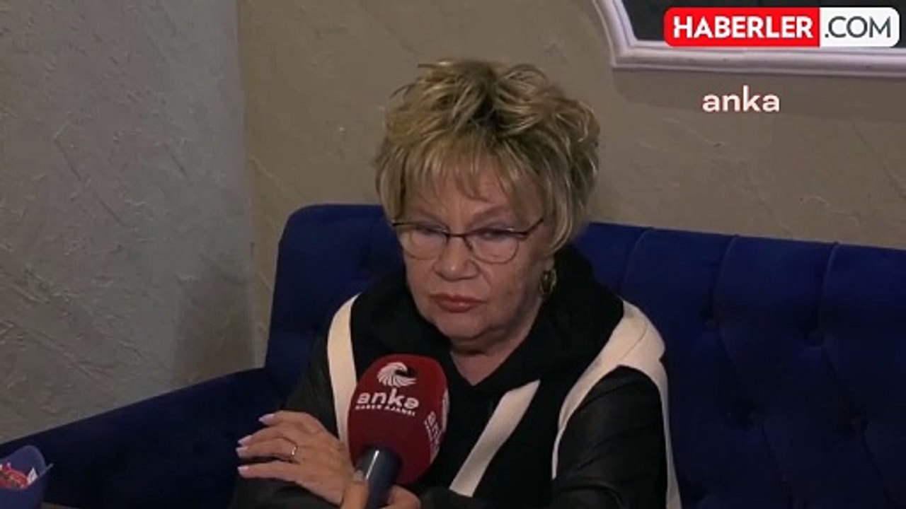 Nevra Serezli: "Tiyatronun Değerini Bir 27 Mart'ta Bilmek Az Geliyor.