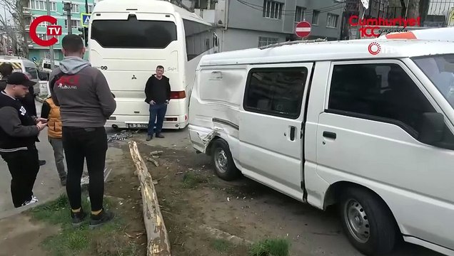 Freni patlayan otobüs evin duvarına çarparak durabildi