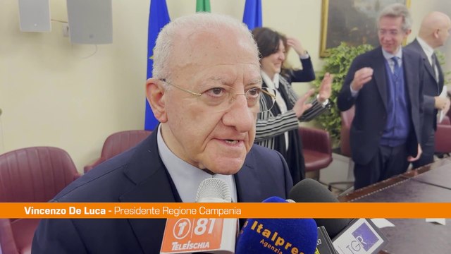 Campania, De Luca Meno mimose e più servizi per le donne