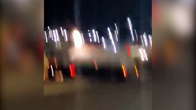 Tô nem aí! Vídeo mostra caminhão arrancando fios e derrubando postes no Trevo Cataratas, em Cascavel