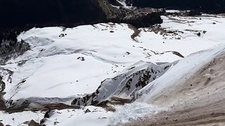 Skiers Witness Avalanche Up Close