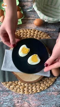 Huevos duros en la freidora de aire, ¡listos en un abrir y cerrar de ojos!