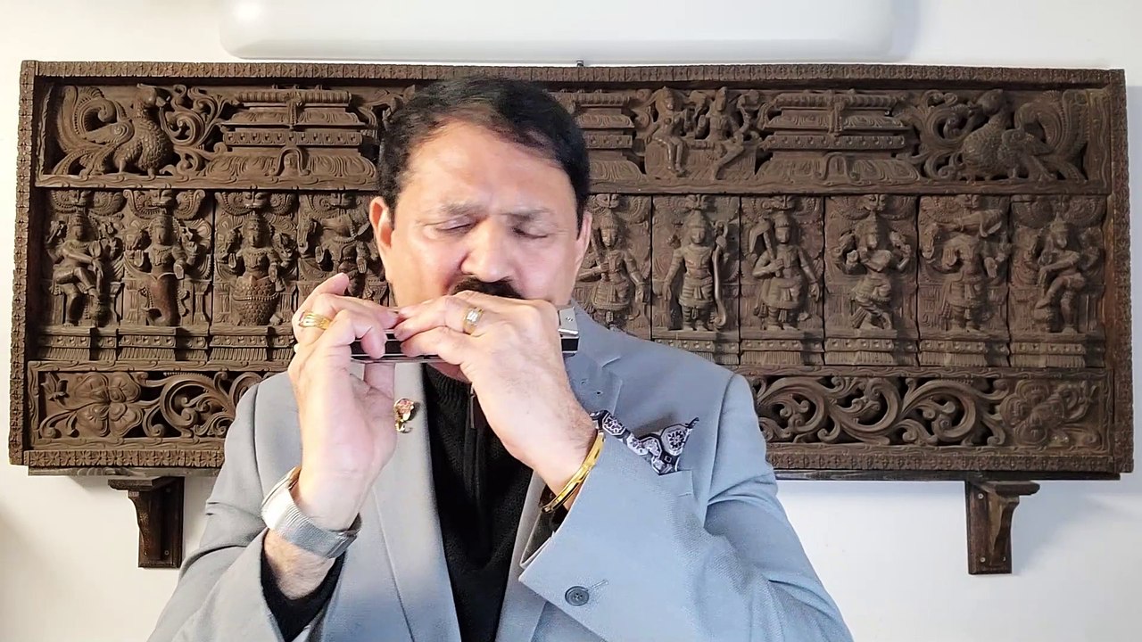 Tujhe Dekh Dekh Sona - Jiya Dhadak Dhadak Jaye -  Film Kalyug 2005 on Harmonica Live Performance by Mukund Kamdar